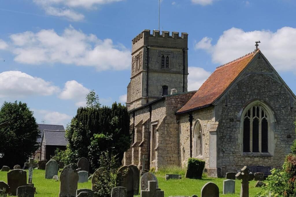 Cosy Listed Barn In Peaceful Country Village Granborough エクステリア 写真