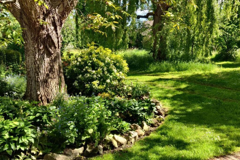 Cosy Listed Barn In Peaceful Country Village Granborough エクステリア 写真