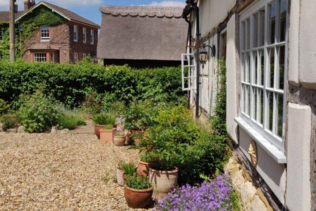 Cosy Listed Barn In Peaceful Country Village Granborough エクステリア 写真